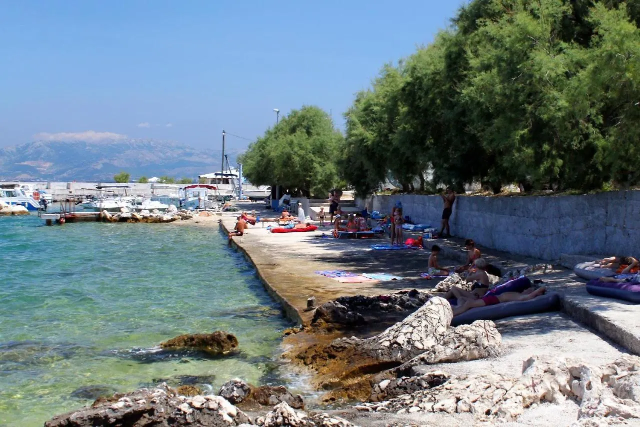 Apartment Arbanija 8651D Trogir 0*,