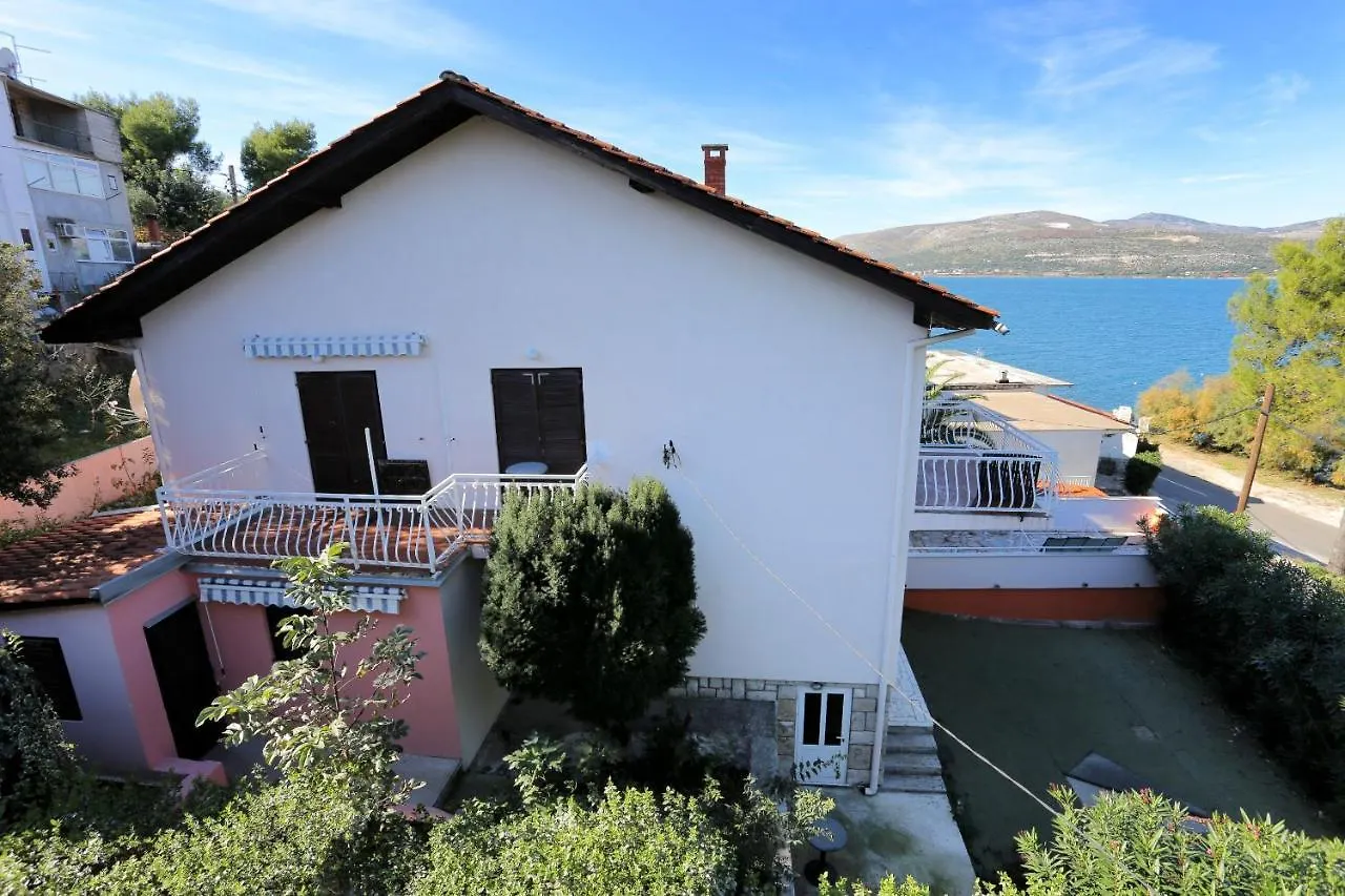 Apartment Arbanija 8651D Trogir 0*,  Croatia