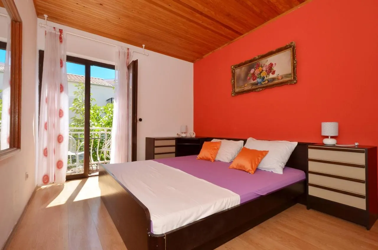 Apartment Arbanija 8651D Trogir Croatia