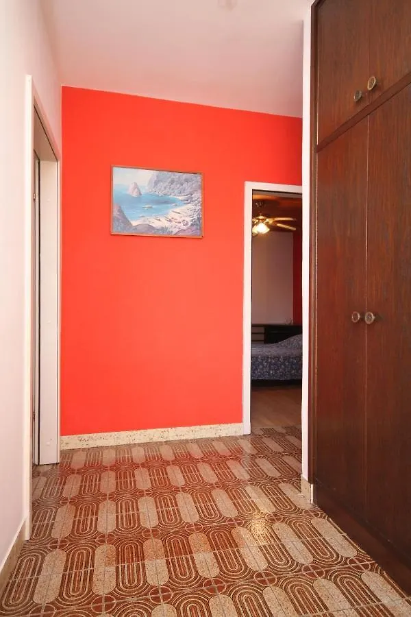 Apartment Arbanija 8651D 特罗吉尔 克罗地亚